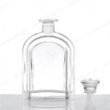 Botella de cristal de vodka de 750 ml.